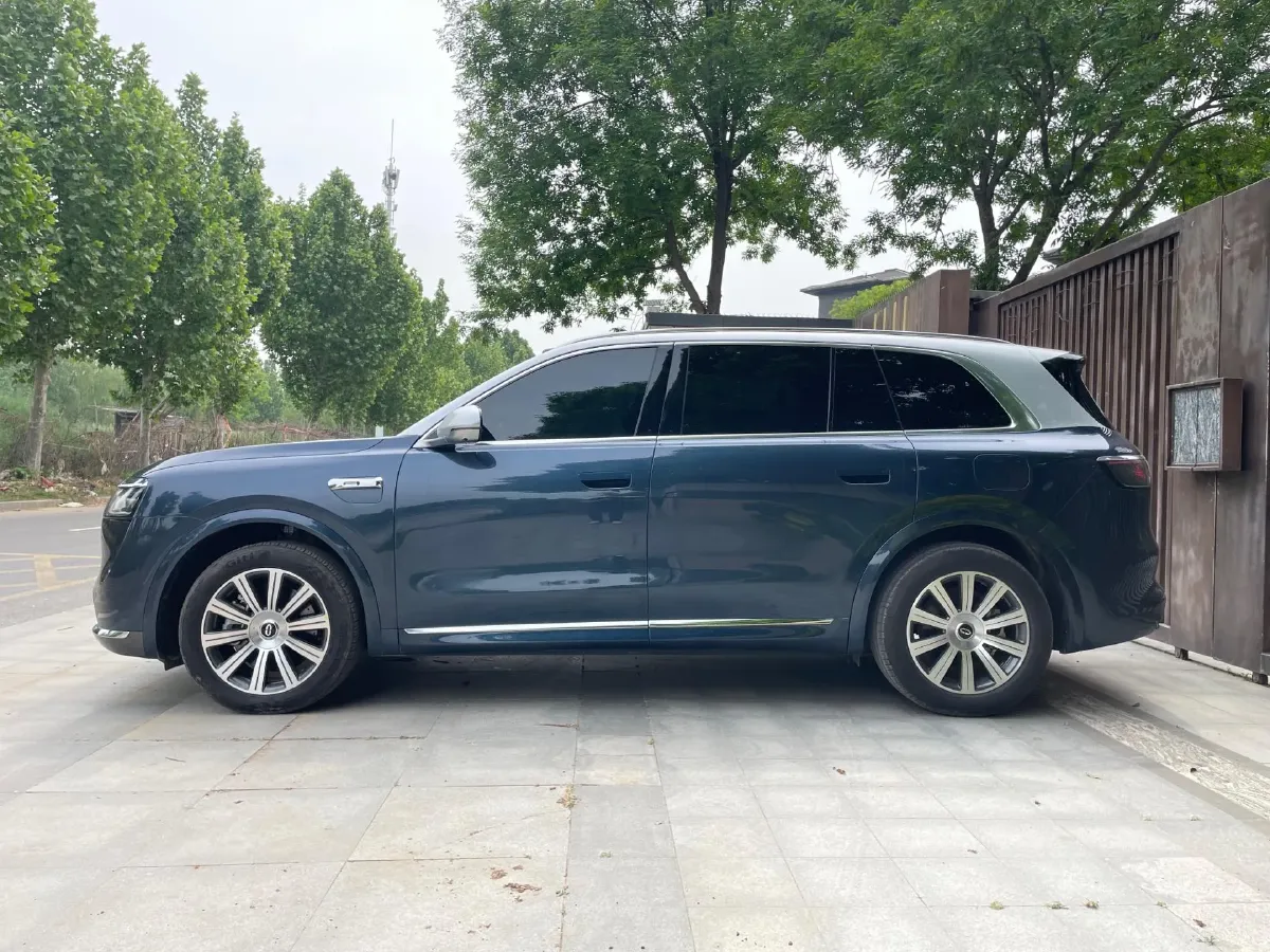 2025 AITO AITO M8 REEV 160HP REEV 53.4KWH,autocango,china used car exporter,china ev exporter,chinese used car exporter,chinese used ev exporter