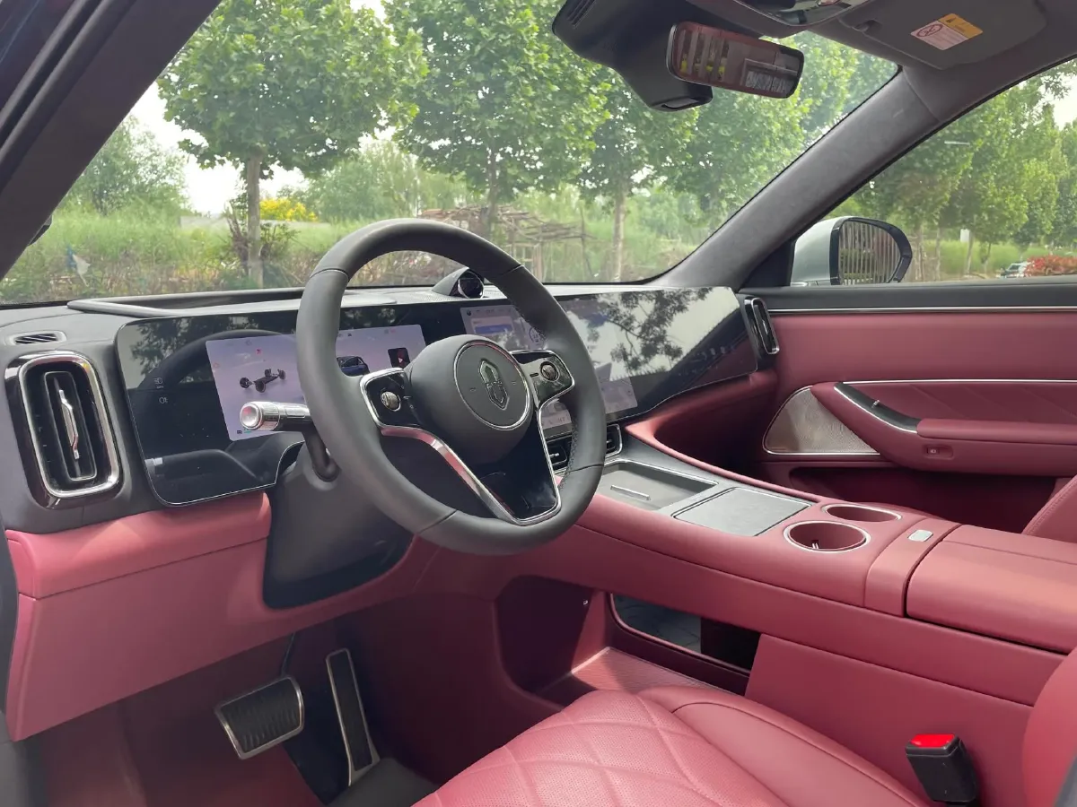 2025 AITO AITO M8 REEV 160HP REEV 53.4KWH,autocango,china used car exporter,china ev exporter,chinese used car exporter,chinese used ev exporter