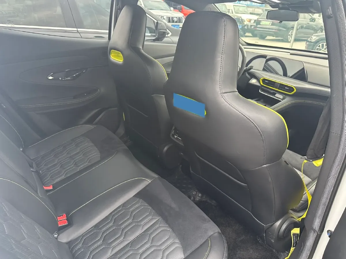 2022 ChangAn UNI-T 1.5T 188HP L4 7DCT,autocango,china used car exporter,china ev exporter,chinese used car exporter,chinese used ev exporter