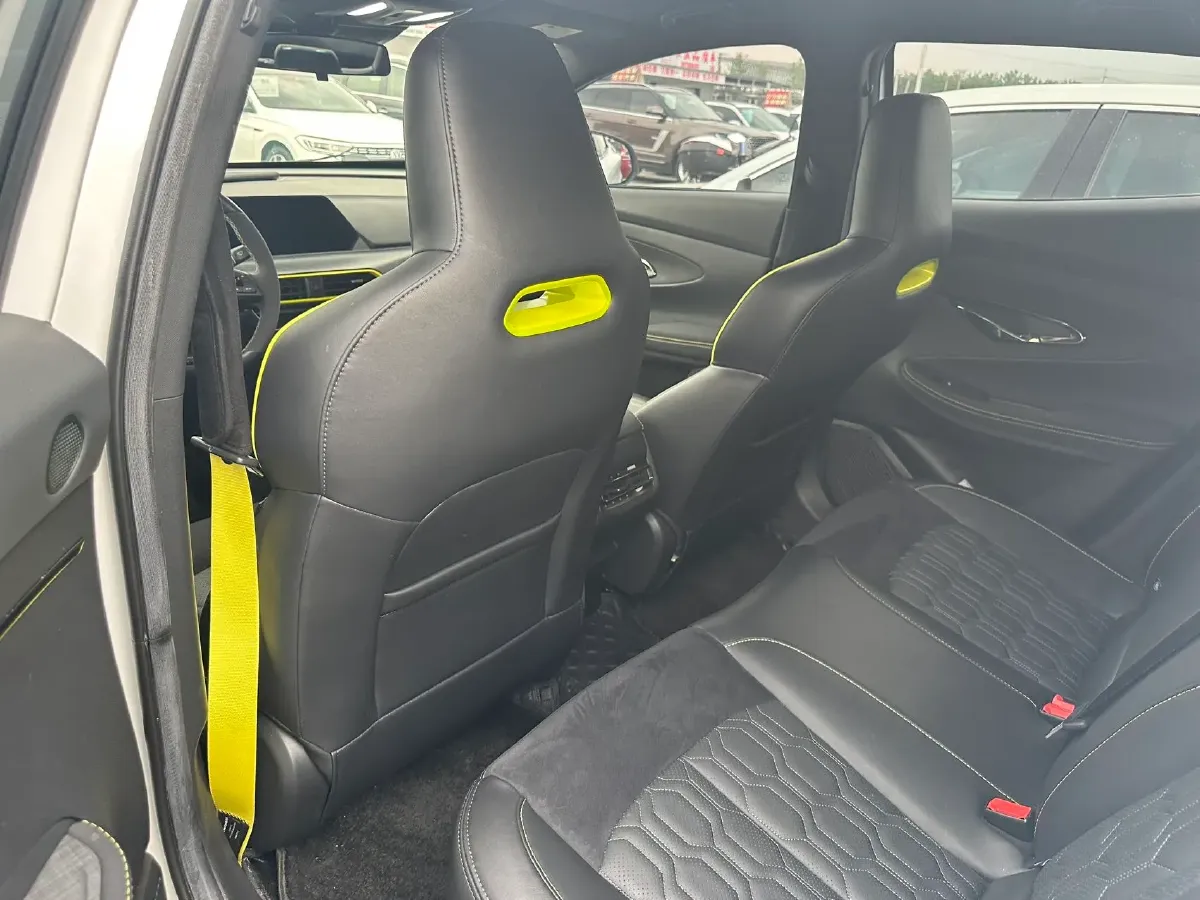 2022 ChangAn UNI-T 1.5T 188HP L4 7DCT,autocango,china used car exporter,china ev exporter,chinese used car exporter,chinese used ev exporter