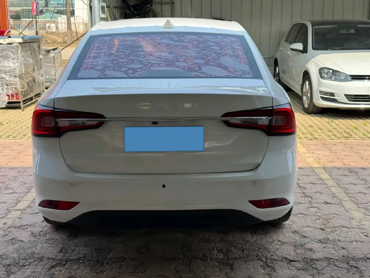 2020 Roewe i5 1.5L 120HP L4 CVT,autocango,china used car exporter,china ev exporter,chinese used car exporter,chinese used ev exporter