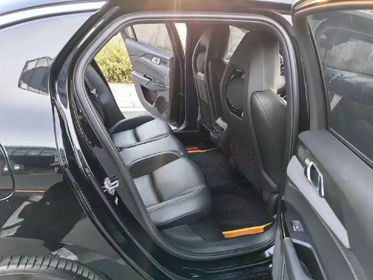 2018 Toyota C-HR 2.0L 171HP L4 CVT,autocango,china used car exporter,china ev exporter,chinese used car exporter,chinese used ev exporter