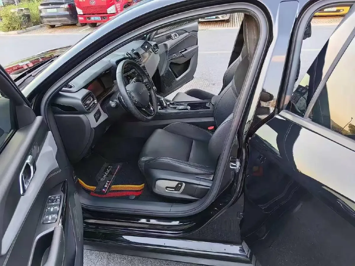 2018 Toyota C-HR 2.0L 171HP L4 CVT,autocango,china used car exporter,china ev exporter,chinese used car exporter,chinese used ev exporter