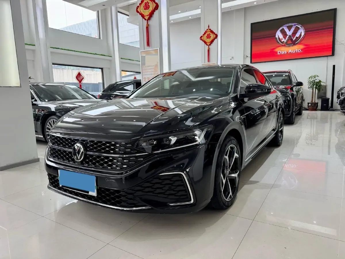 2024 Volkswagen Passat 2.0T 220HP L4 7DCT,autocango,china used car exporter,china ev exporter,chinese used car exporter,chinese used ev exporter