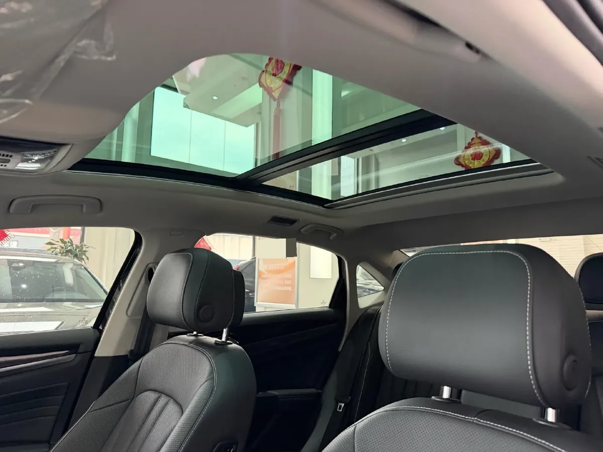 2024 Volkswagen Passat 2.0T 220HP L4 7DCT,autocango,china used car exporter,china ev exporter,chinese used car exporter,chinese used ev exporter