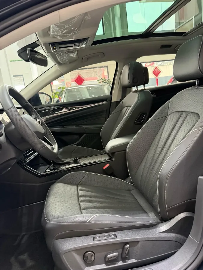 2024 Volkswagen Passat 2.0T 220HP L4 7DCT,autocango,china used car exporter,china ev exporter,chinese used car exporter,chinese used ev exporter