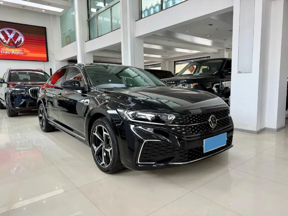 2024 Volkswagen Passat 2.0T 220HP L4 7DCT,autocango,china used car exporter,china ev exporter,chinese used car exporter,chinese used ev exporter