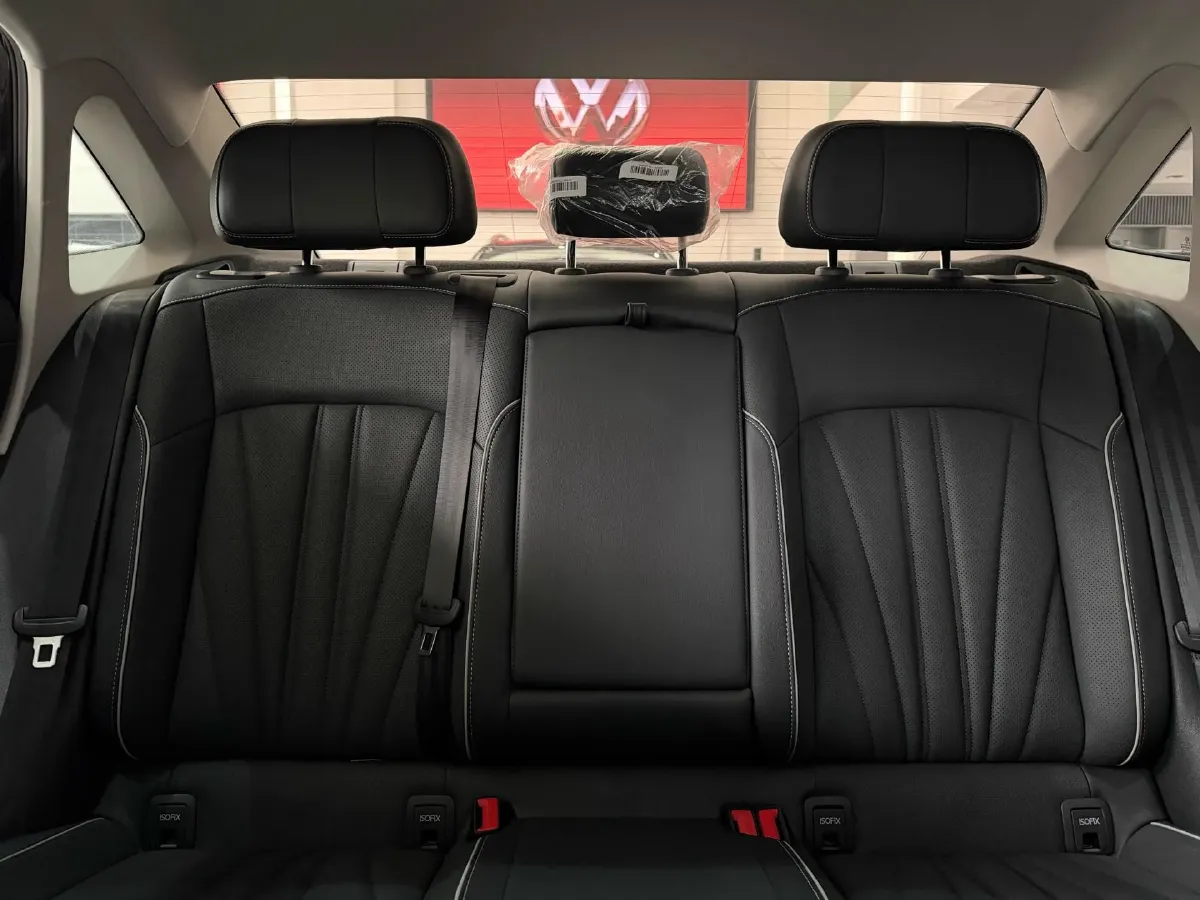 2024 Volkswagen Passat 2.0T 220HP L4 7DCT,autocango,china used car exporter,china ev exporter,chinese used car exporter,chinese used ev exporter