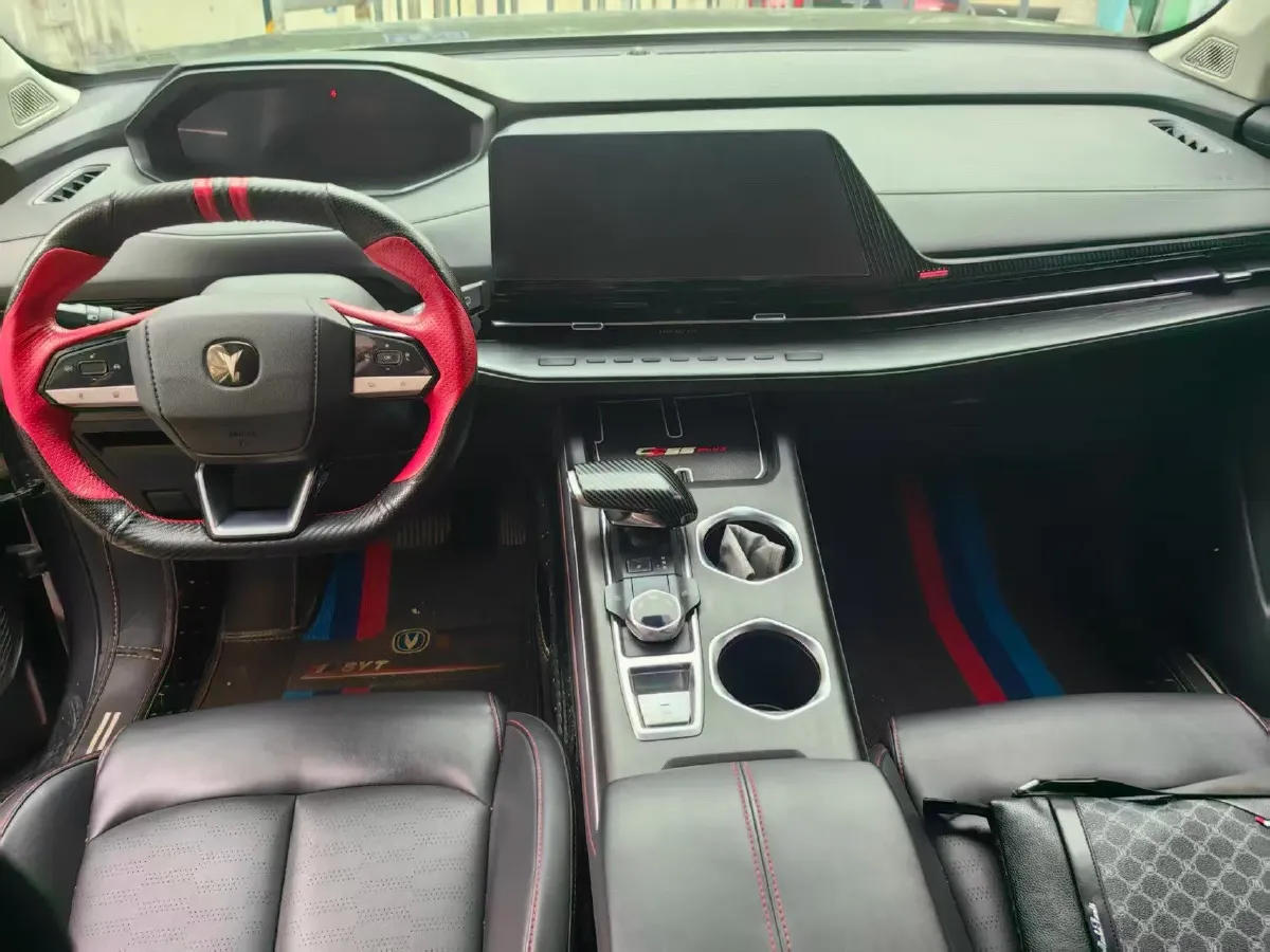 2022 ChangAn Oshan X7 Plus 1.5T 188HP L4 7DCT,autocango,china used car exporter,china ev exporter,chinese used car exporter,chinese used ev exporter