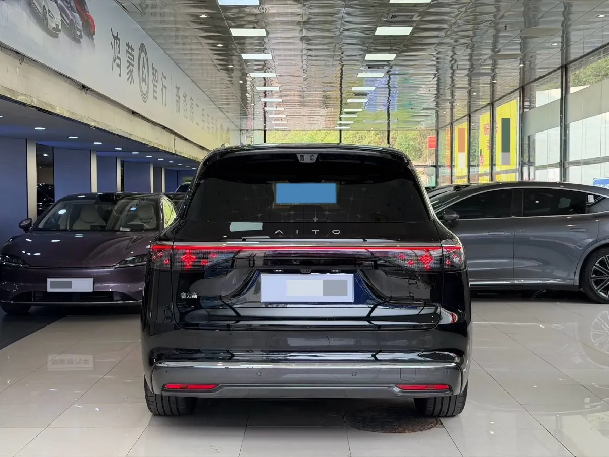 2025 AITO AITO M8 REEV 160HP REEV 53.4KWH,autocango,china used car exporter,china ev exporter,chinese used car exporter,chinese used ev exporter