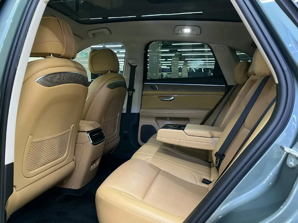 2022 Isuzu Mu-X 2.0T 220HP L4 8AT,autocango,china used car exporter,china ev exporter,chinese used car exporter,chinese used ev exporter