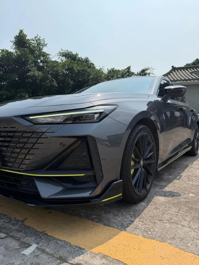 2022 ChangAn UNI-V 1.5T 188HP L4 7DCT,autocango,china used car exporter,china ev exporter,chinese used car exporter,chinese used ev exporter