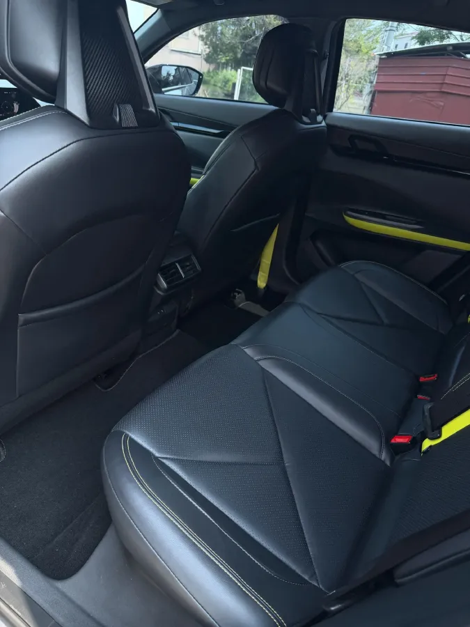 2022 ChangAn UNI-V 1.5T 188HP L4 7DCT,autocango,china used car exporter,china ev exporter,chinese used car exporter,chinese used ev exporter