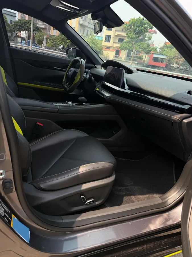 2022 ChangAn UNI-V 1.5T 188HP L4 7DCT,autocango,china used car exporter,china ev exporter,chinese used car exporter,chinese used ev exporter