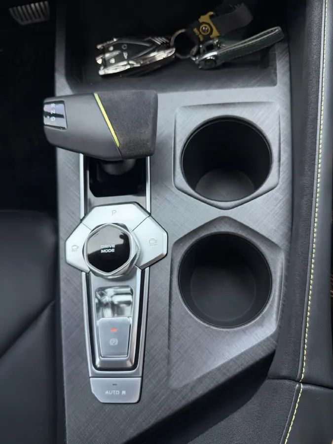 2022 ChangAn UNI-V 1.5T 188HP L4 7DCT,autocango,china used car exporter,china ev exporter,chinese used car exporter,chinese used ev exporter