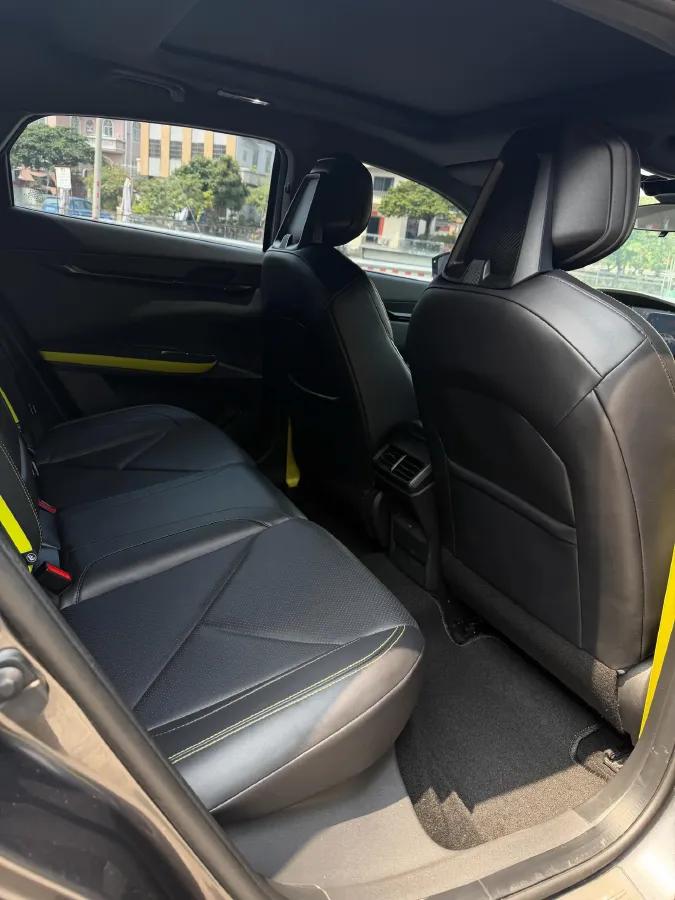 2022 ChangAn UNI-V 1.5T 188HP L4 7DCT,autocango,china used car exporter,china ev exporter,chinese used car exporter,chinese used ev exporter