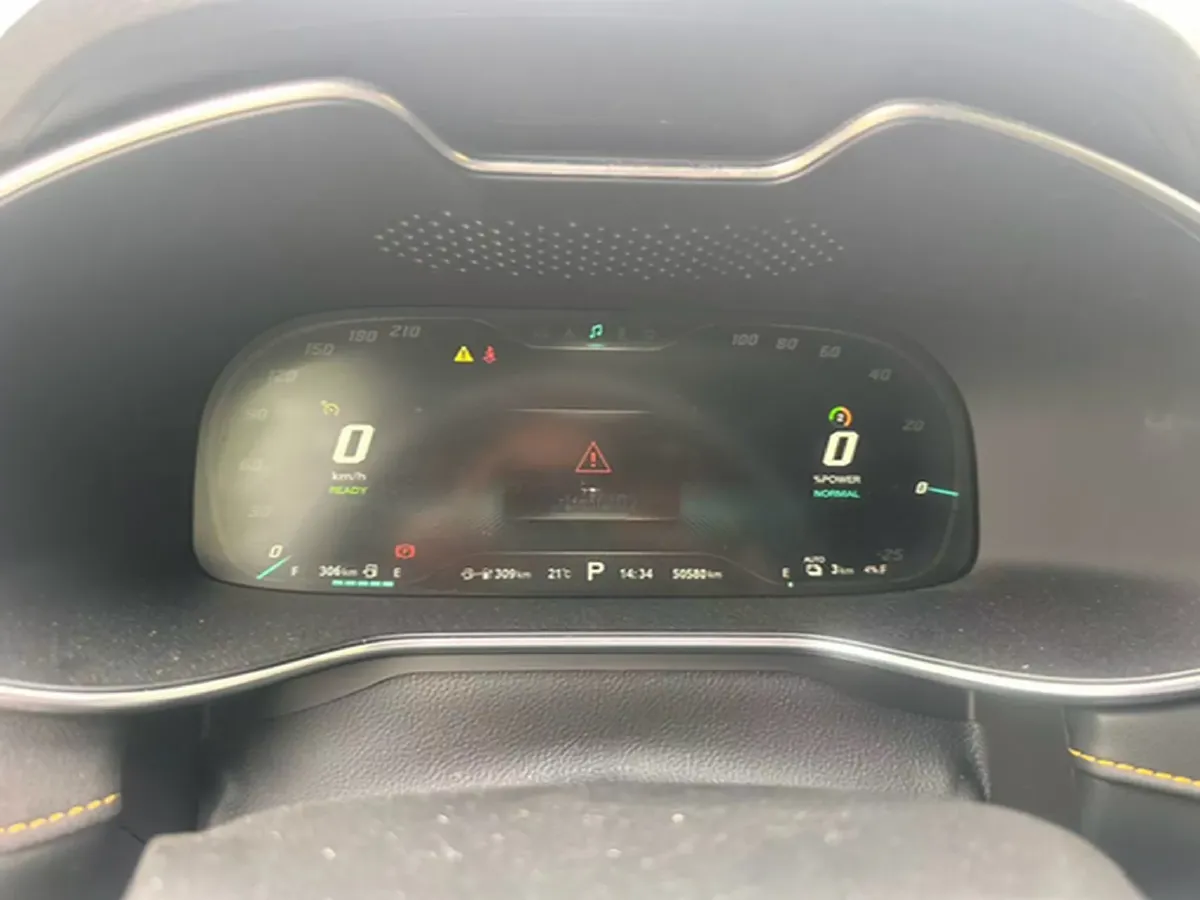 2020 HongQi H5 1.8T 197HP L4 6AT,autocango,china used car exporter,china ev exporter,chinese used car exporter,chinese used ev exporter