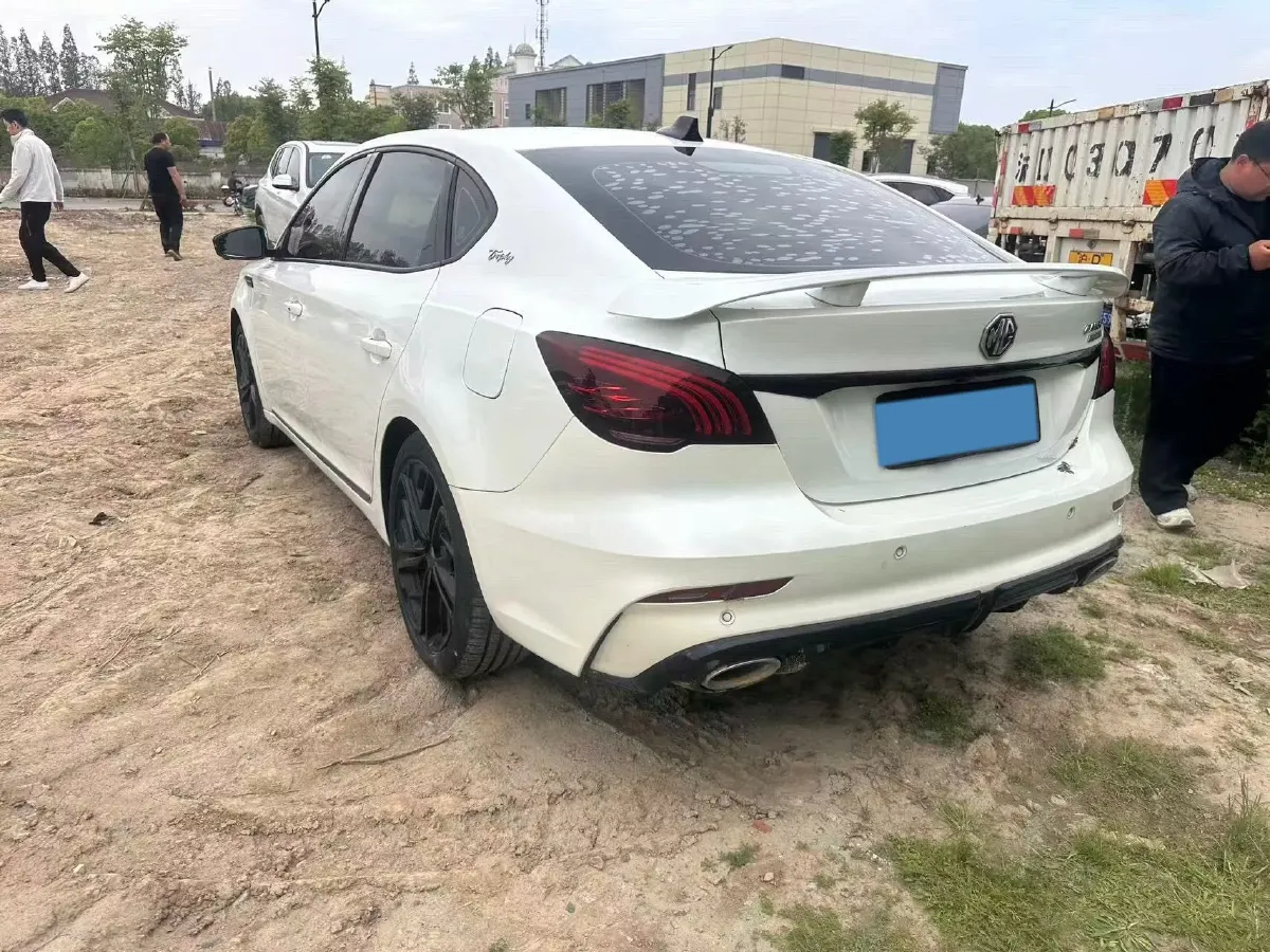 2020 HongQi H5 1.8T 197HP L4 6AT,autocango,china used car exporter,china ev exporter,chinese used car exporter,chinese used ev exporter