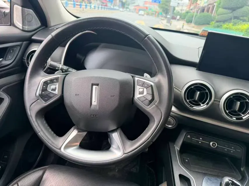 2018 WEY VV6 2.0T 197HP L4 7DCT,autocango,china used car exporter,china ev exporter,chinese used car exporter,chinese used ev exporter