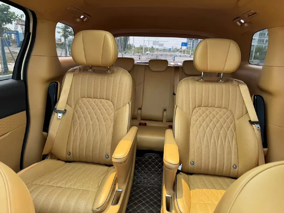 2022 Voyah Dream 1.5T 136HP L4 PHEV 25.57KWH,autocango,china used car exporter,china ev exporter,chinese used car exporter,chinese used ev exporter