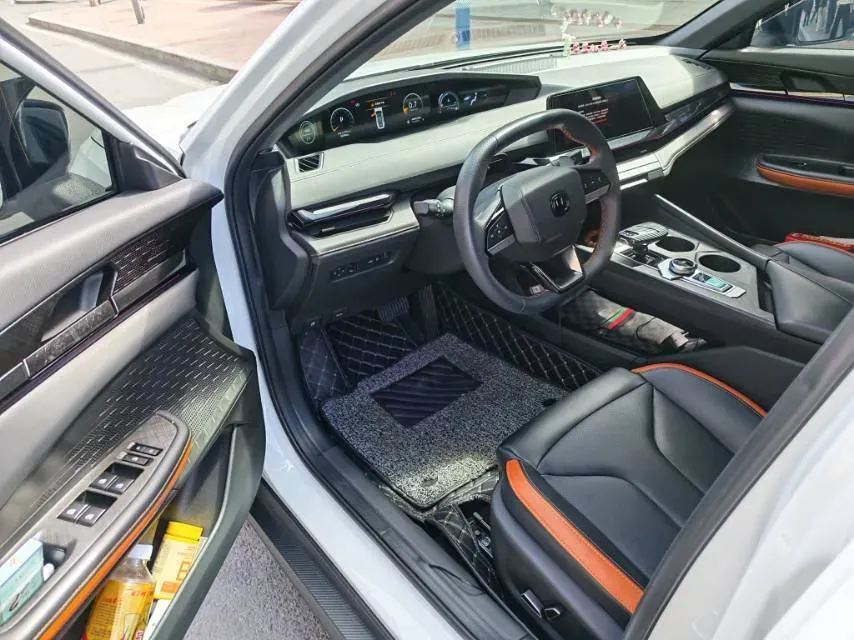 2023 ChangAn UNI-V 1.5T 188HP L4 7DCT,autocango,china used car exporter,china ev exporter,chinese used car exporter,chinese used ev exporter