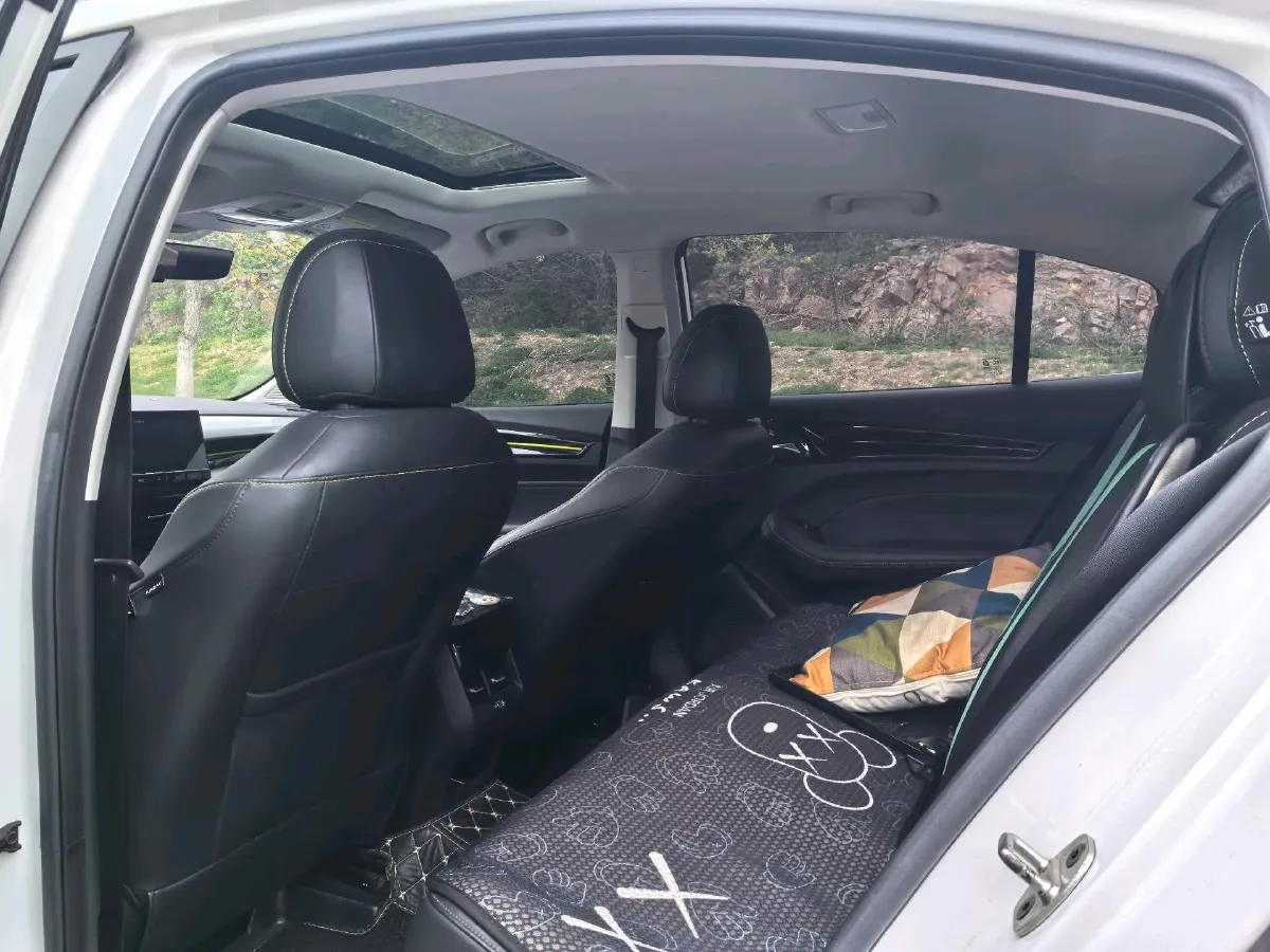 2021 Roewe i5 1.5L 120HP L4 CVT,autocango,china used car exporter,china ev exporter,chinese used car exporter,chinese used ev exporter