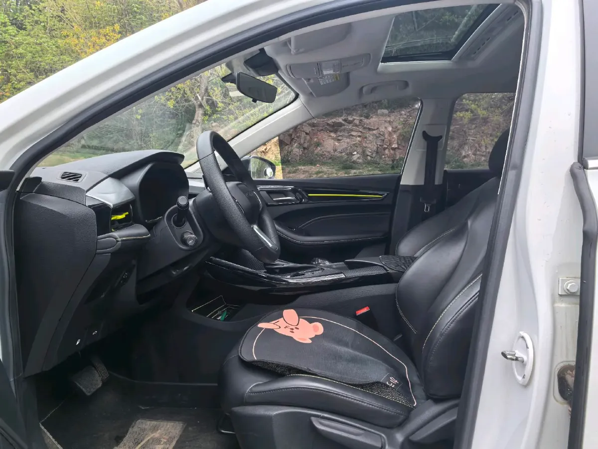 2021 Roewe i5 1.5L 120HP L4 CVT,autocango,china used car exporter,china ev exporter,chinese used car exporter,chinese used ev exporter