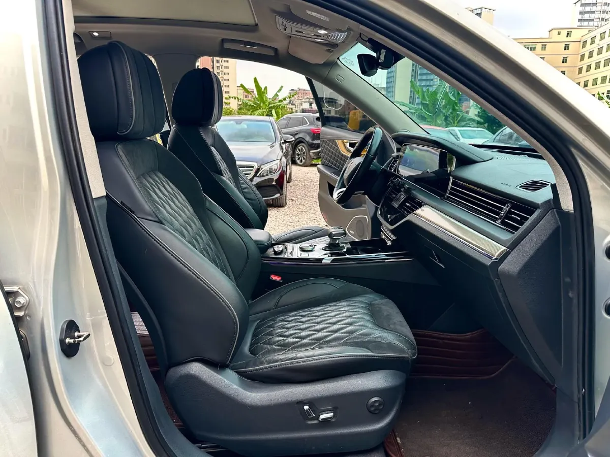 2019 HongQi HS5 2.0T 224HP L4 6AT,autocango,china used car exporter,china ev exporter,chinese used car exporter,chinese used ev exporter