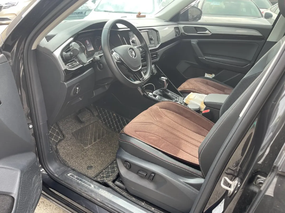 2019 Jeep Cherokee 2.0T 234HP L4 9AT,autocango,china used car exporter,china ev exporter,chinese used car exporter,chinese used ev exporter