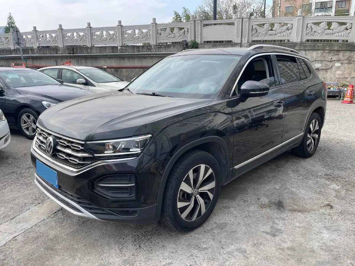 2019 Jeep Cherokee 2.0T 234HP L4 9AT,autocango,china used car exporter,china ev exporter,chinese used car exporter,chinese used ev exporter