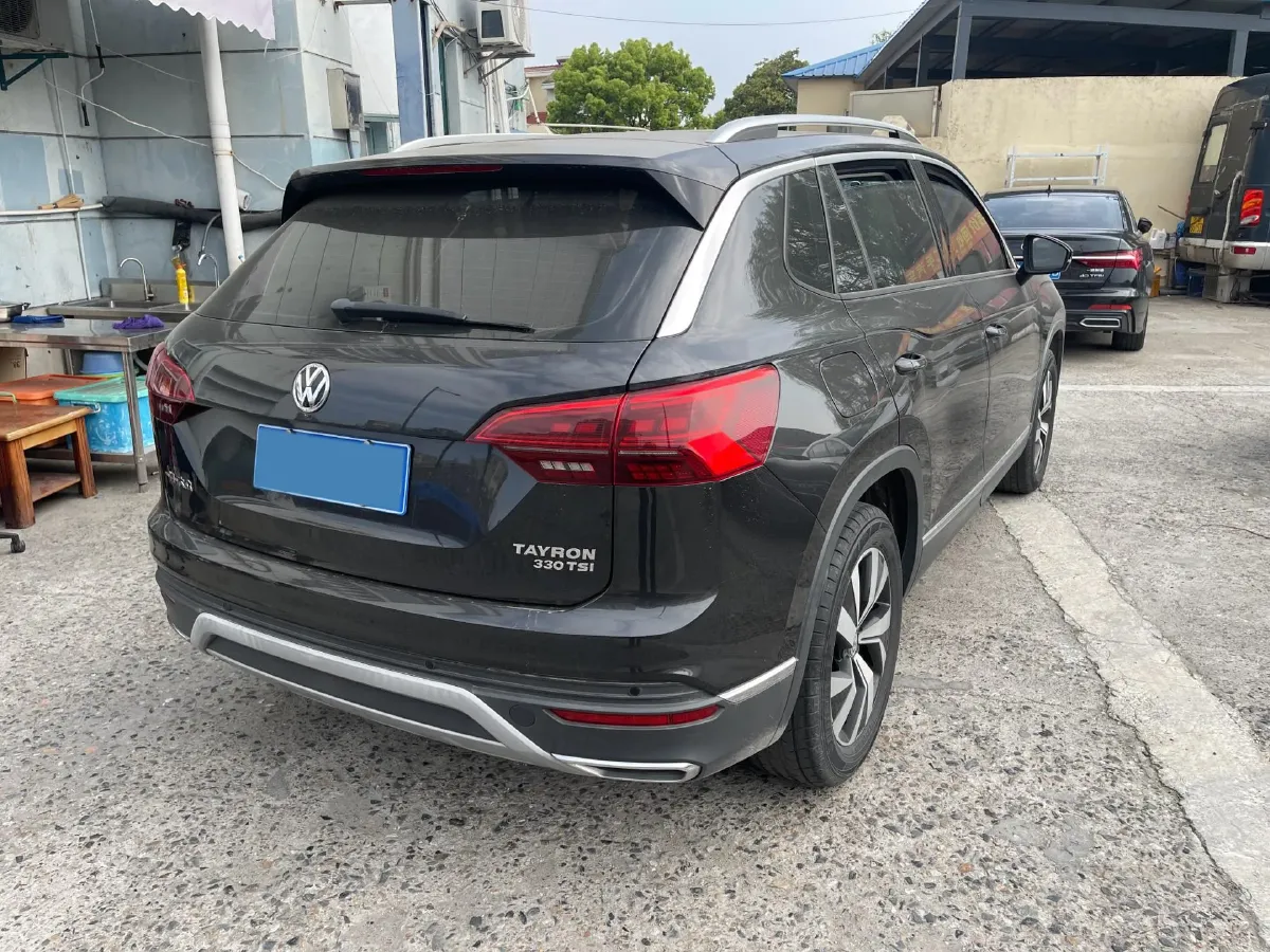 2019 Jeep Cherokee 2.0T 234HP L4 9AT,autocango,china used car exporter,china ev exporter,chinese used car exporter,chinese used ev exporter