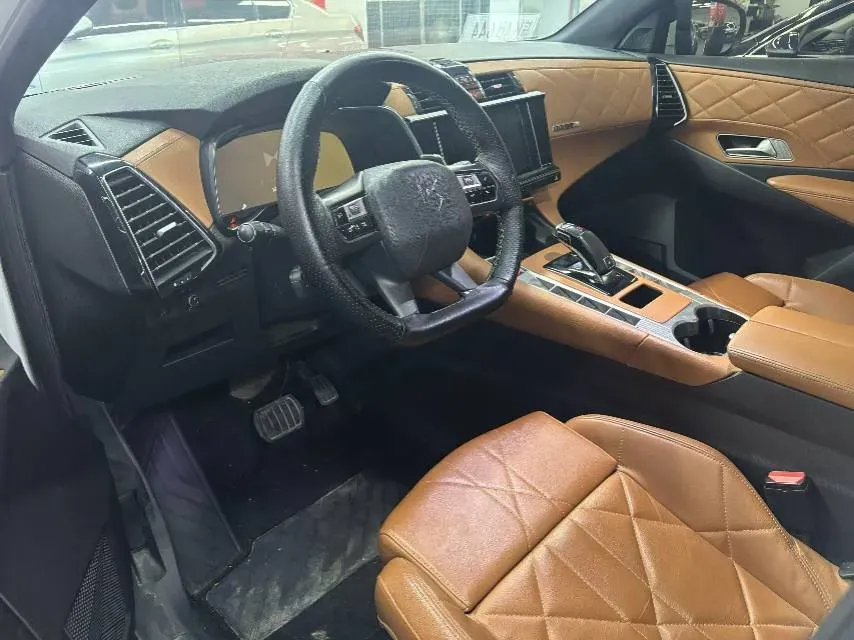 2018 DS 7 1.6T 220HP L4 8AT,autocango,china used car exporter,china ev exporter,chinese used car exporter,chinese used ev exporter