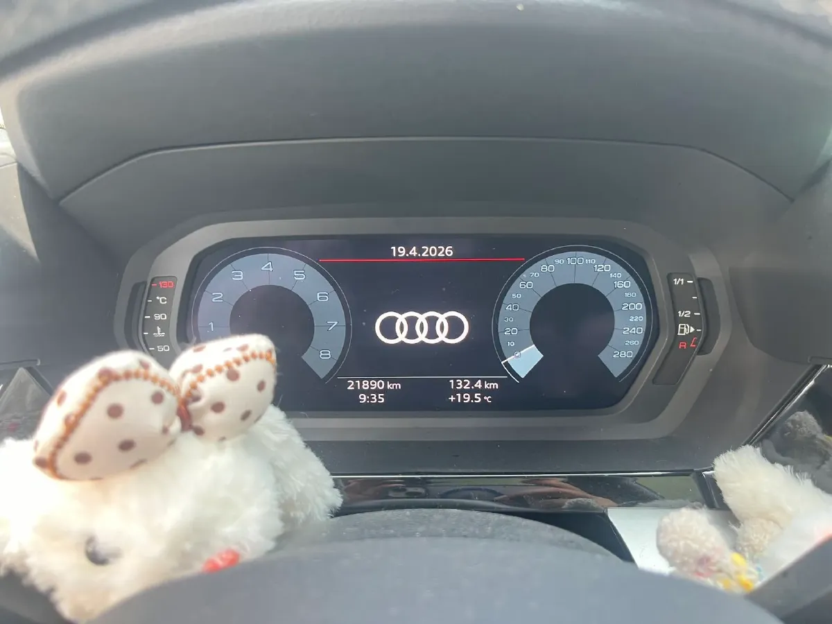 2025 Audi A3 1.5T 160HP L4 7DCT,autocango,china used car exporter,china ev exporter,chinese used car exporter,chinese used ev exporter