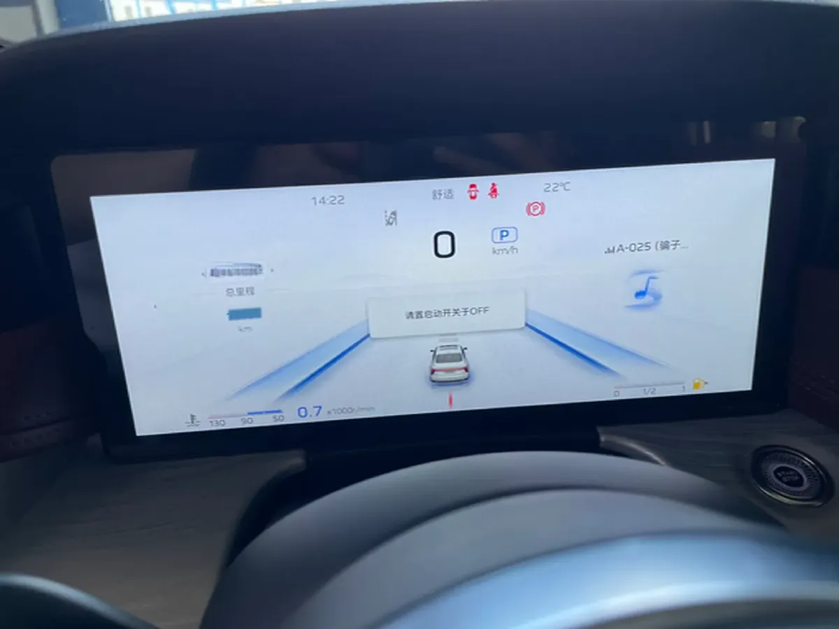 2025 HongQi H5 1.5T 169HP L4 1DHT Hybrid,autocango,china used car exporter,china ev exporter,chinese used car exporter,chinese used ev exporter