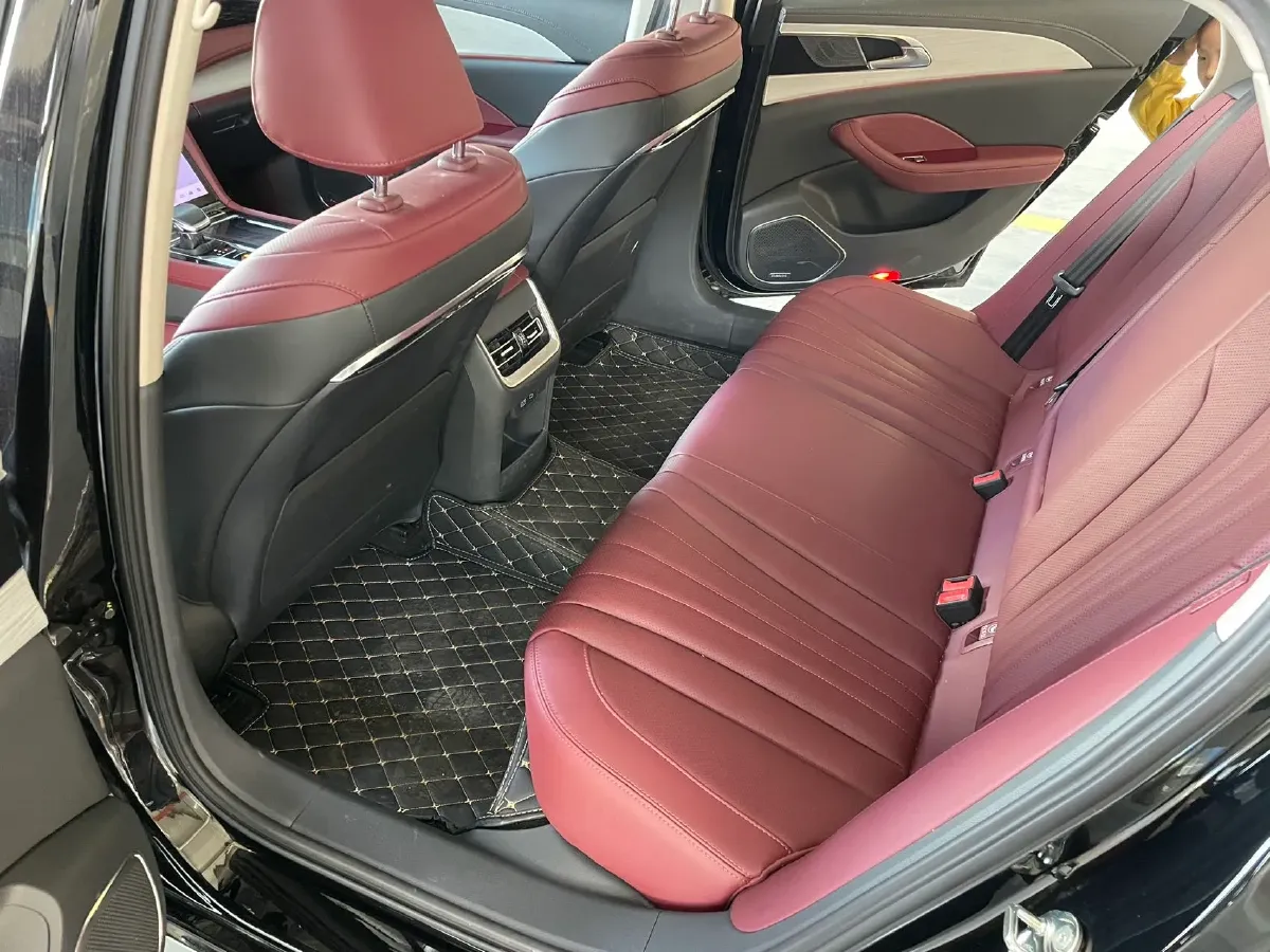 2025 HongQi H5 1.5T 169HP L4 1DHT Hybrid,autocango,china used car exporter,china ev exporter,chinese used car exporter,chinese used ev exporter