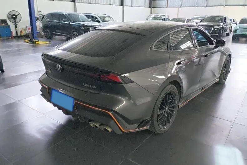 2022 ChangAn UNI-V 1.5T 188HP L4 7DCT,autocango,china used car exporter,china ev exporter,chinese used car exporter,chinese used ev exporter