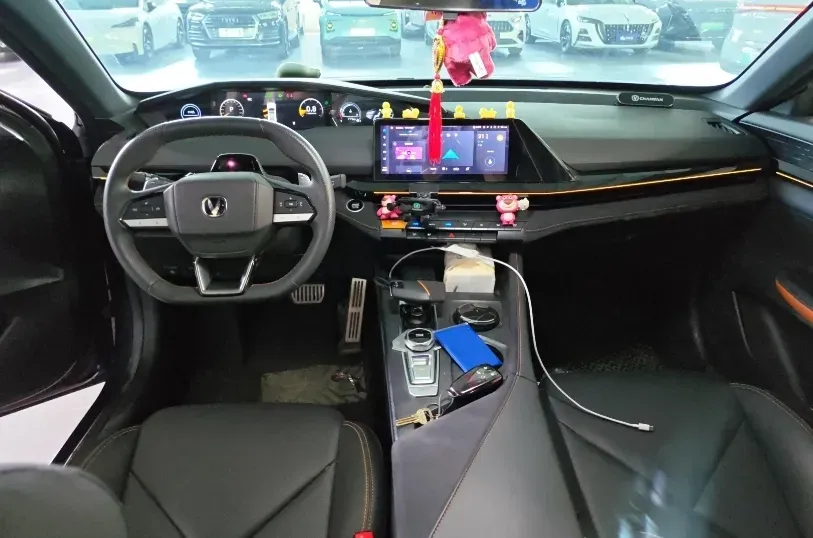 2022 ChangAn UNI-V 1.5T 188HP L4 7DCT,autocango,china used car exporter,china ev exporter,chinese used car exporter,chinese used ev exporter