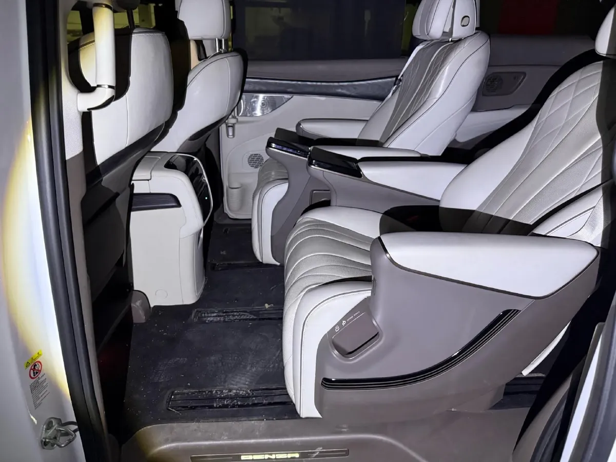 2022 HongQi HS7 3.0T 337HP V6 8AT,autocango,china used car exporter,china ev exporter,chinese used car exporter,chinese used ev exporter