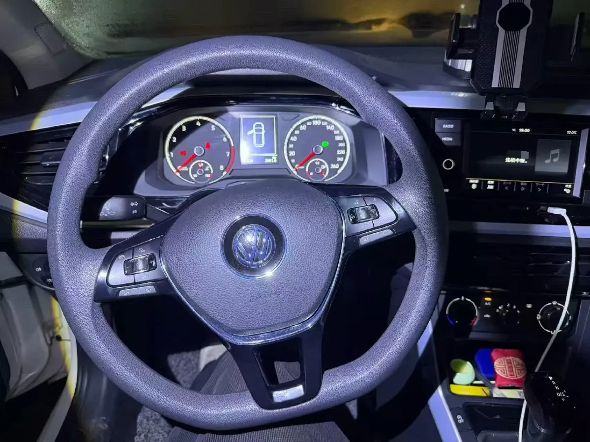 2019 Volkswagen Polo 1.5L 113HP L4 6AT,autocango,china used car exporter,china ev exporter,chinese used car exporter,chinese used ev exporter