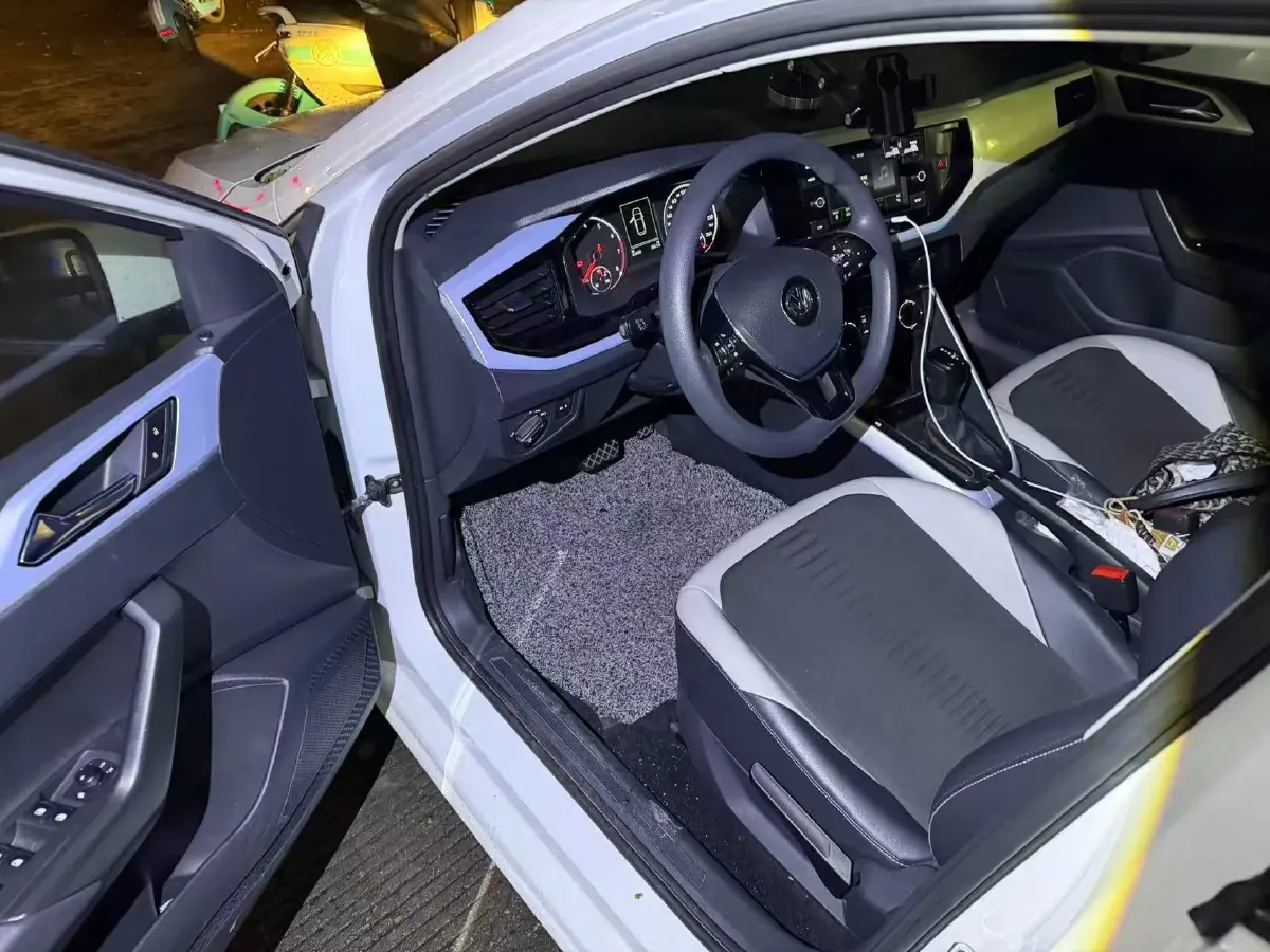 2019 Volkswagen Polo 1.5L 113HP L4 6AT,autocango,china used car exporter,china ev exporter,chinese used car exporter,chinese used ev exporter