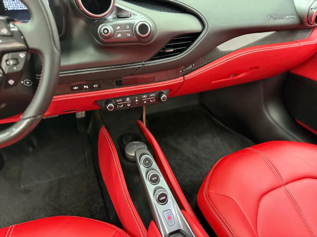 2019 Aston Martin DB11 5.2T 639HP V12 8AT,autocango,china used car exporter,china ev exporter,chinese used car exporter,chinese used ev exporter