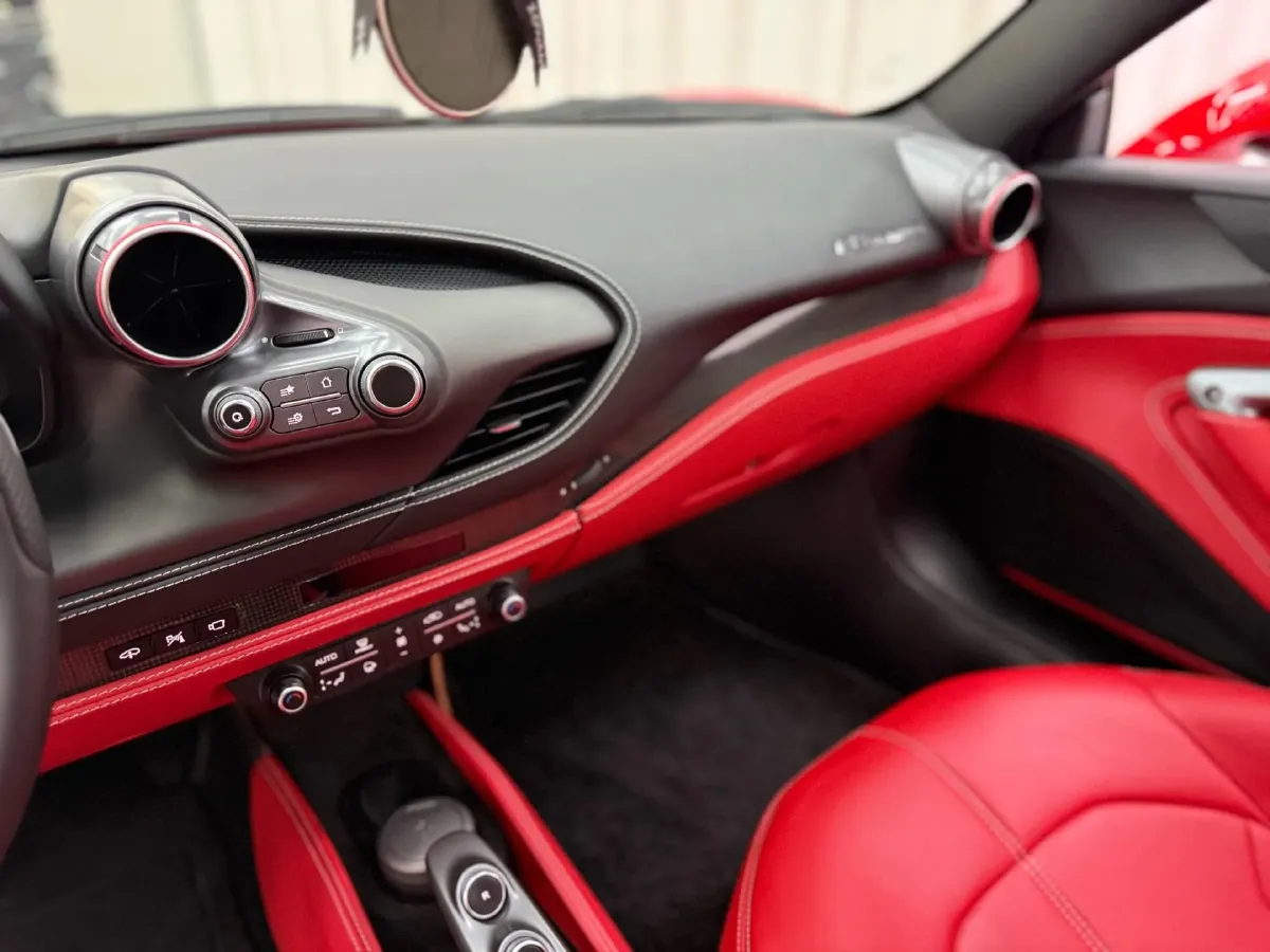 2019 Aston Martin DB11 5.2T 639HP V12 8AT,autocango,china used car exporter,china ev exporter,chinese used car exporter,chinese used ev exporter