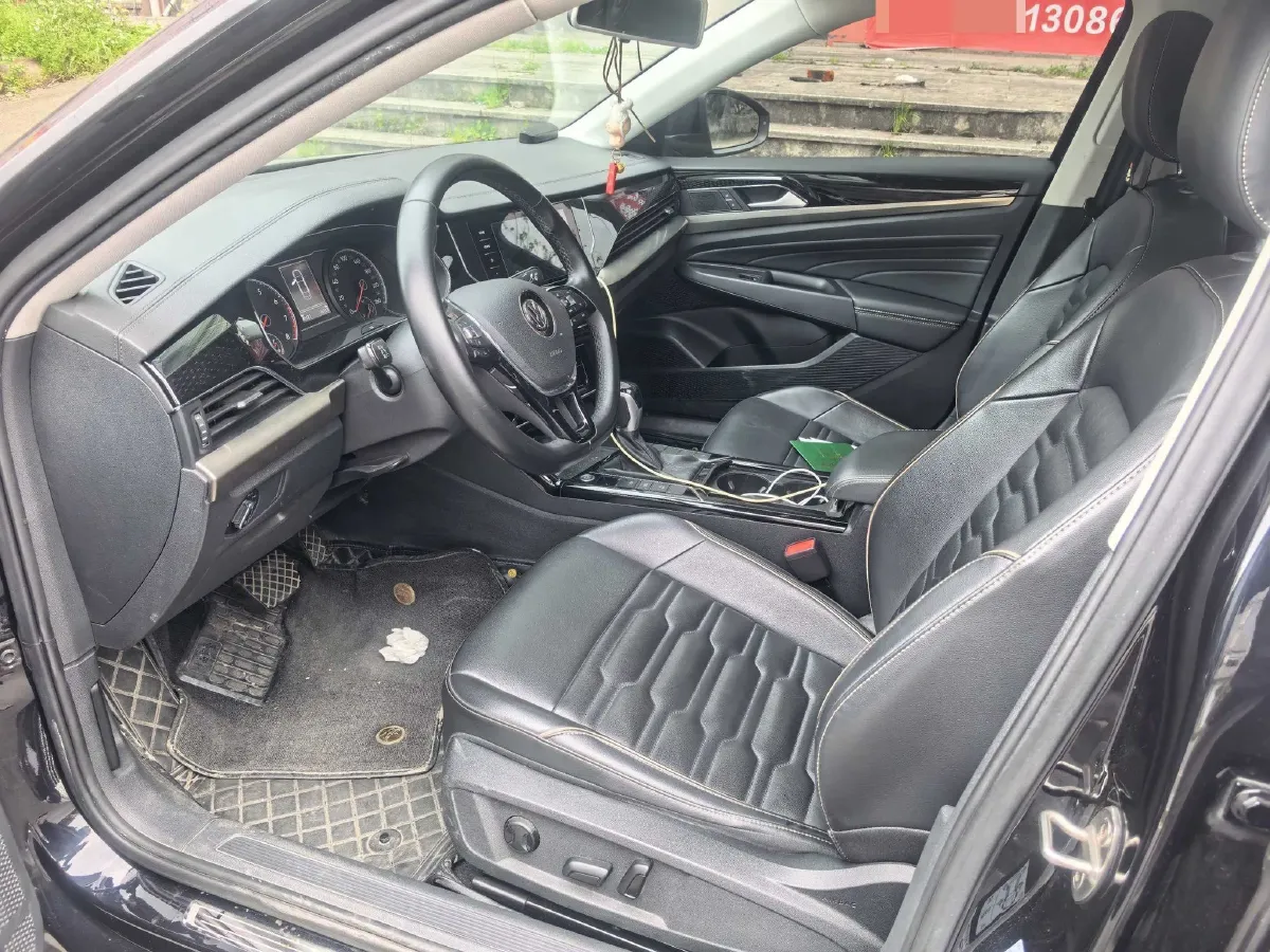 2020 Volkswagen Passat 2.0T 186HP L4 7DCT,autocango,china used car exporter,china ev exporter,chinese used car exporter,chinese used ev exporter