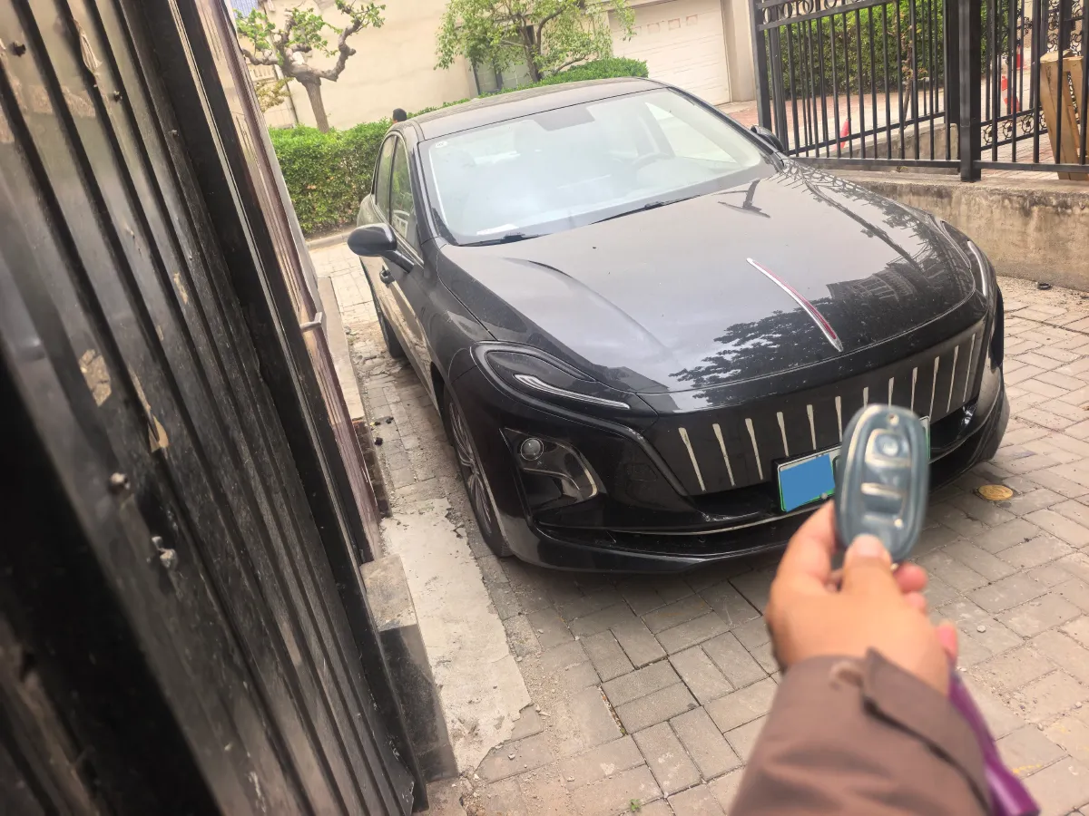 2023 HongQi E-QM5 BEV 82KWH,autocango,china used car exporter,china ev exporter,chinese used car exporter,chinese used ev exporter