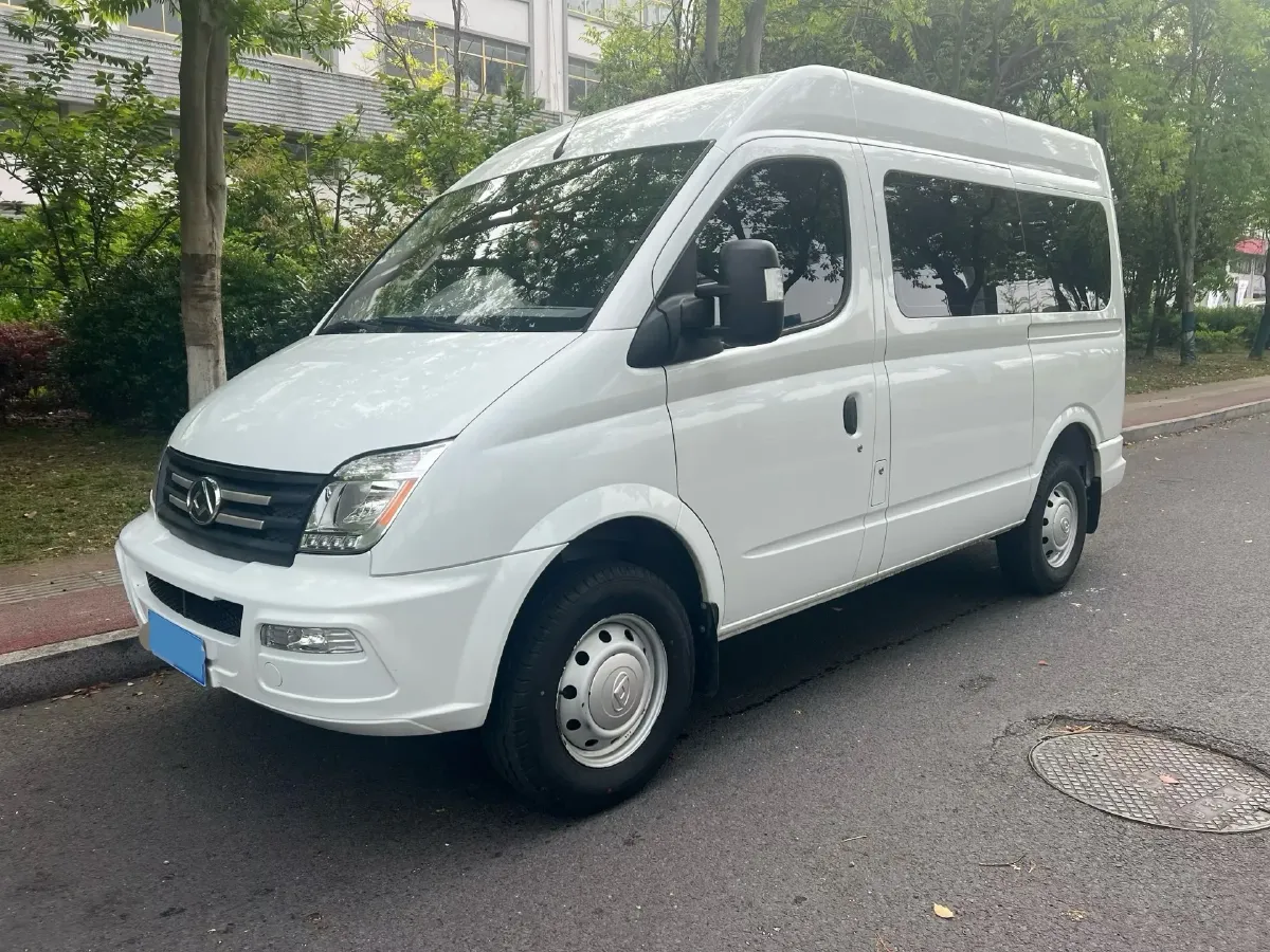 2023 MAXUS XinTu V80 2.0T 127HP L4 6MT,autocango,china used car exporter,china ev exporter,chinese used car exporter,chinese used ev exporter