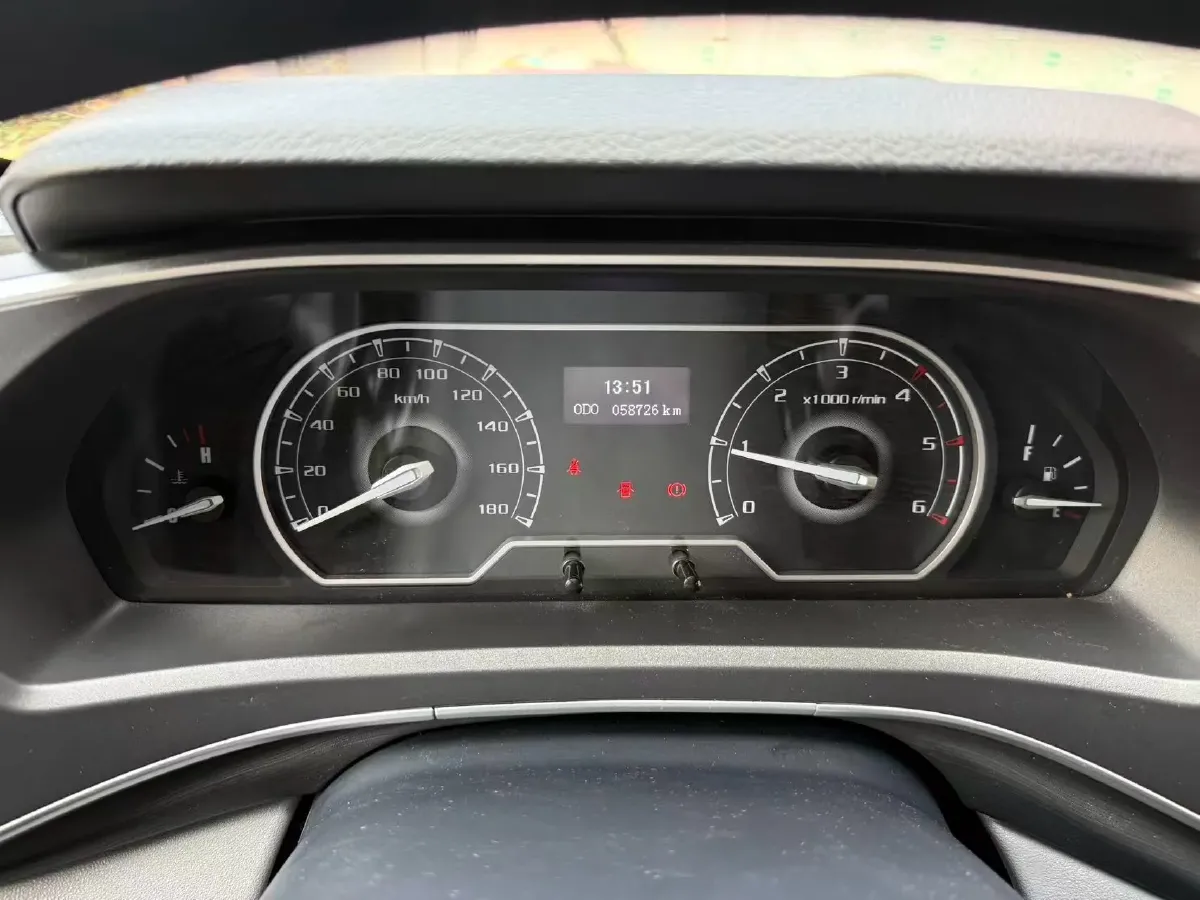 2023 MAXUS XinTu V80 2.0T 127HP L4 6MT,autocango,china used car exporter,china ev exporter,chinese used car exporter,chinese used ev exporter