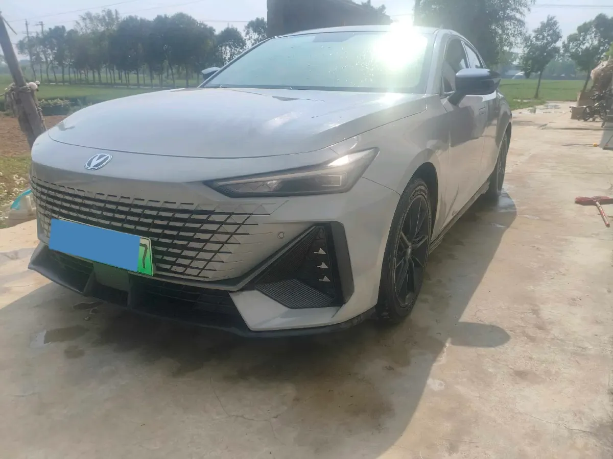 2023 ChangAn UNI-V iDD 1.5T 170HP L4 6TCT PHEV 18.4KWH,autocango,china used car exporter,china ev exporter,chinese used car exporter,chinese used ev exporter