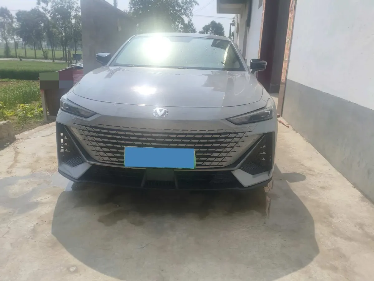 2023 ChangAn UNI-V iDD 1.5T 170HP L4 6TCT PHEV 18.4KWH,autocango,china used car exporter,china ev exporter,chinese used car exporter,chinese used ev exporter