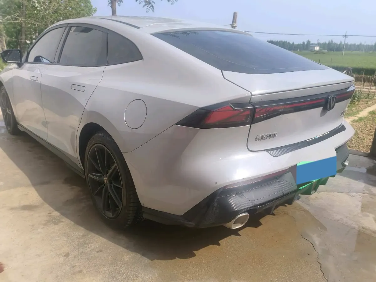 2023 ChangAn UNI-V iDD 1.5T 170HP L4 6TCT PHEV 18.4KWH,autocango,china used car exporter,china ev exporter,chinese used car exporter,chinese used ev exporter