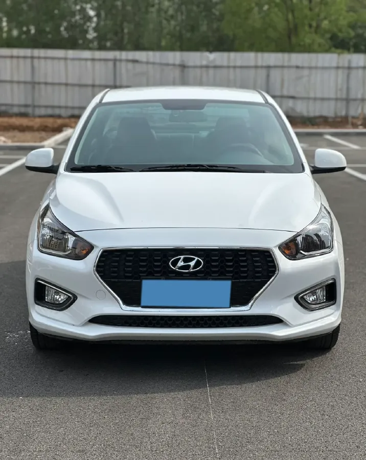 2017 Hyundai Reina 1.4L 95HP L4 5MT,autocango,china used car exporter,china ev exporter,chinese used car exporter,chinese used ev exporter